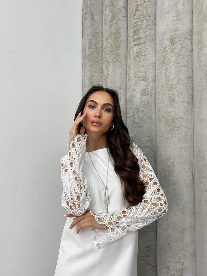 DANTEL KOLLU DÜZ ELBİSE