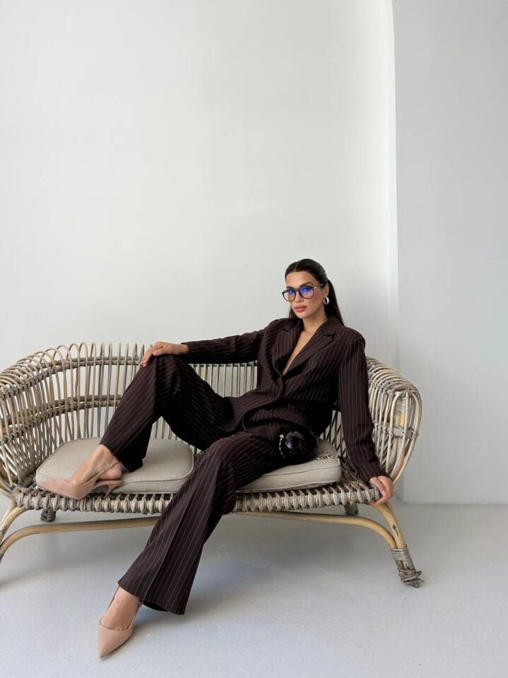 ''Çizgili Takım: Hem Rahat Hem Şık''