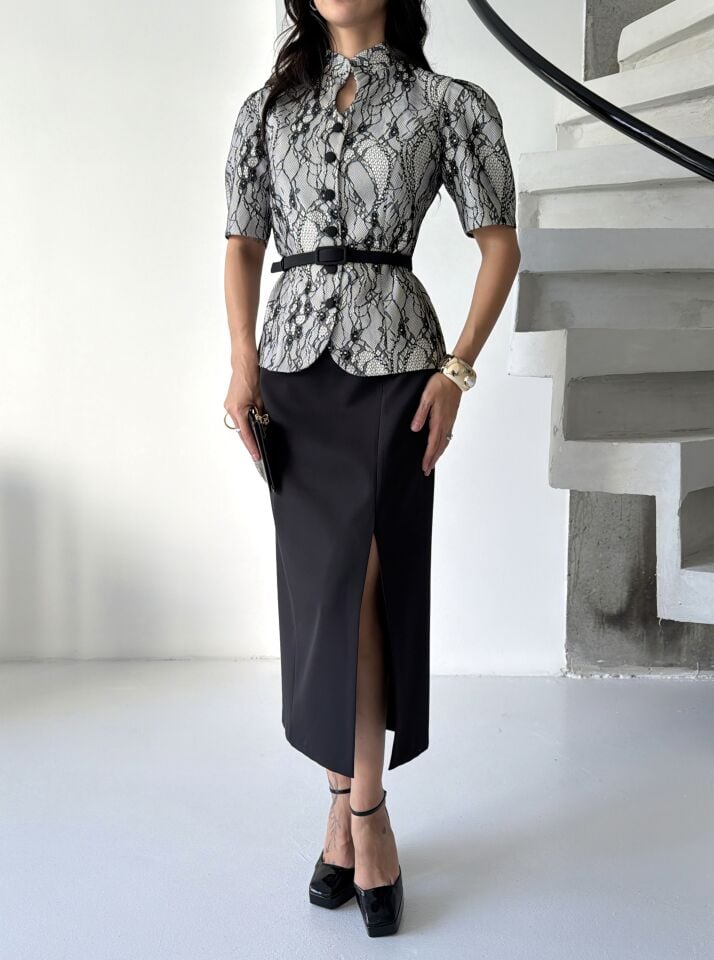 Dantel Kaplamalı Etekli Takım