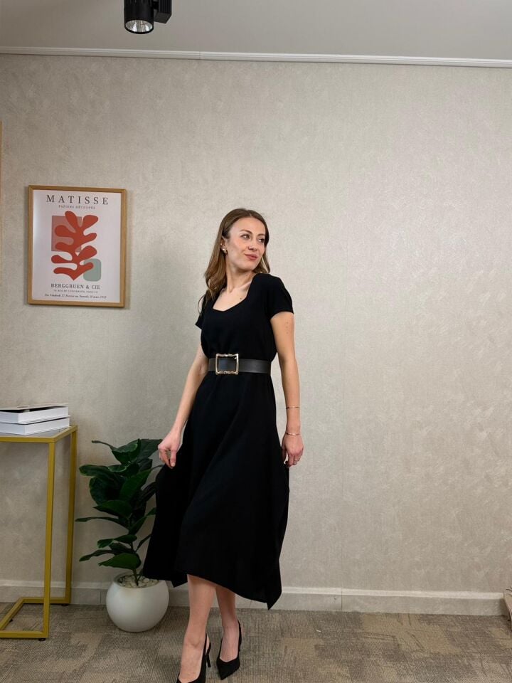 Kemer Detaylı Elbise