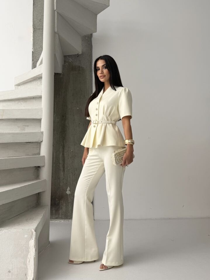 Düğme Detaylı Takım