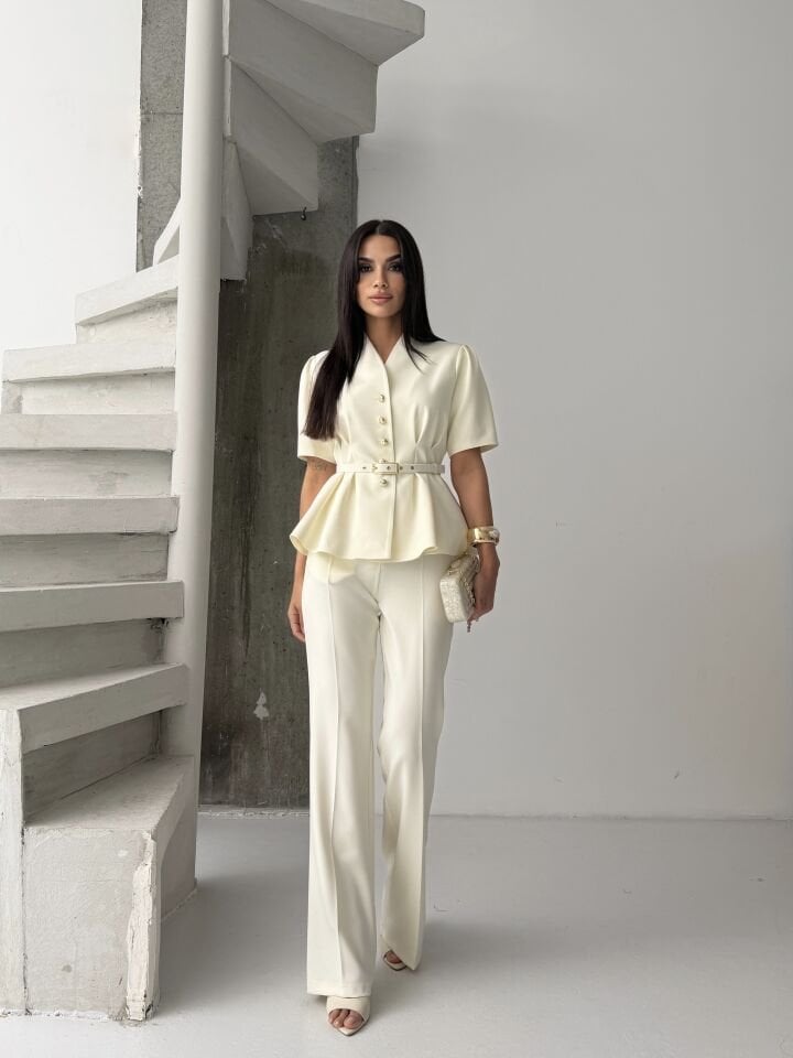 Düğme Detaylı Takım