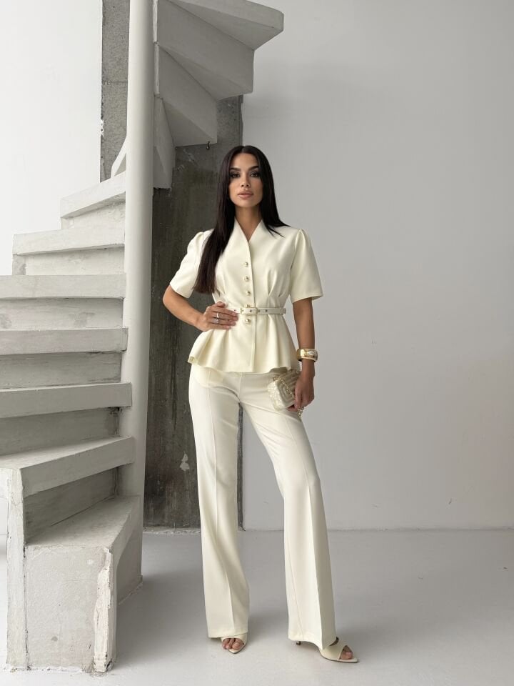 Düğme Detaylı Takım