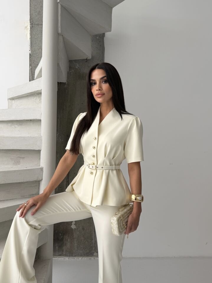 Düğme Detaylı Takım