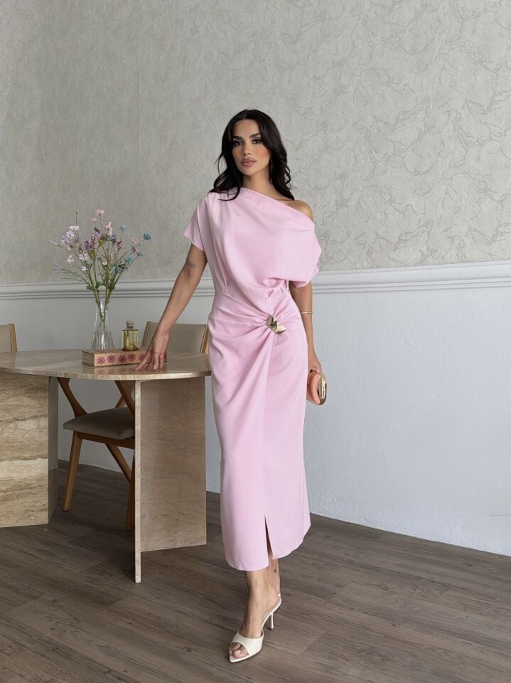 Kayık Yaka Tokalı  Elbise Pembe