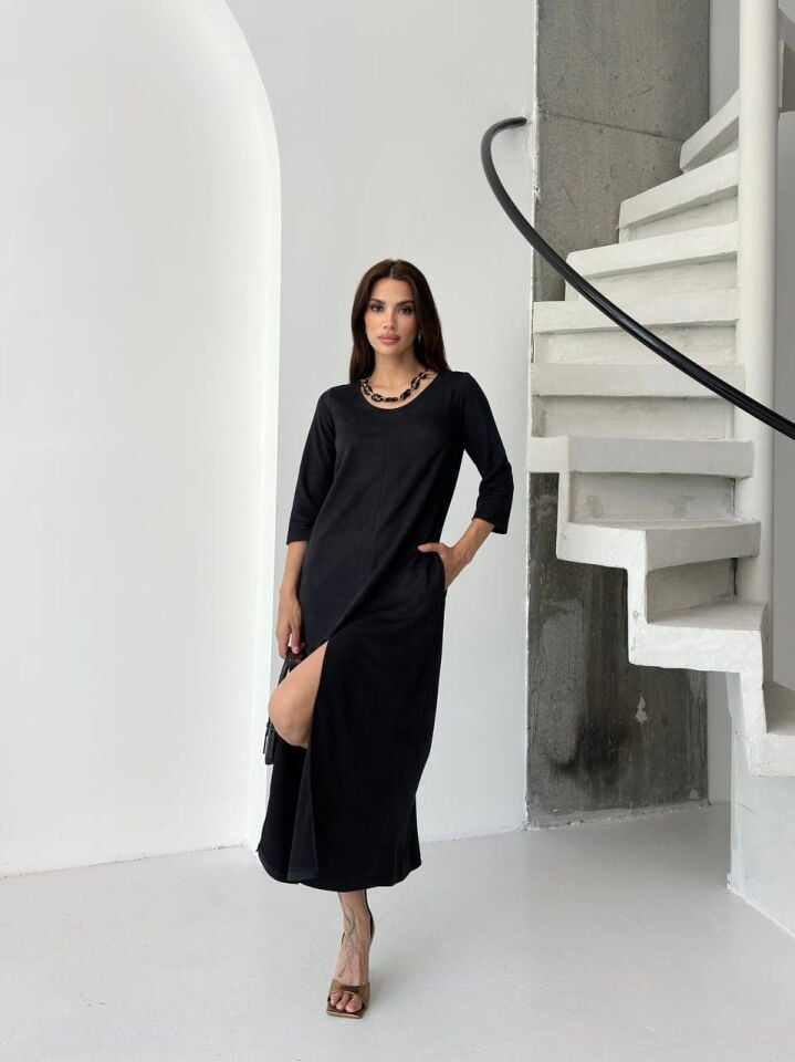 Kolye Aksesuarlı Süet Elbise